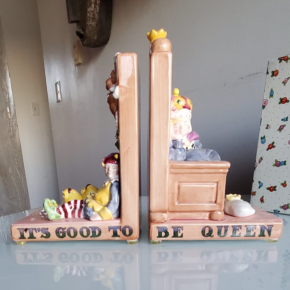 Mary Engelbreit Queen Ceramic Bookends - Cream and Tan